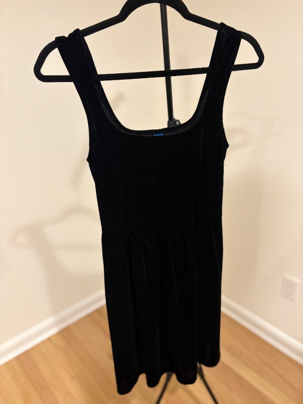 🖤 Old Navy Black Velvet Sleeveless Fit & Flare Dress with Pockets - Size S